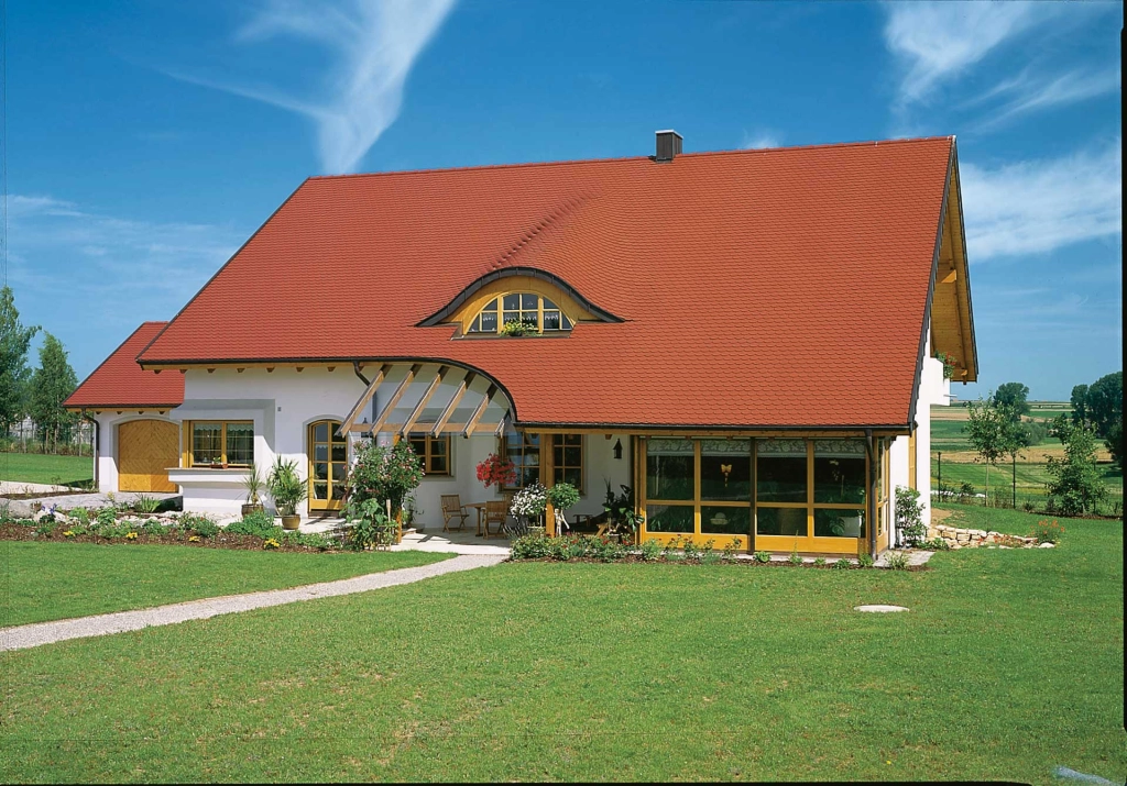 Steildach auf freistehenden Einfamilienhaus